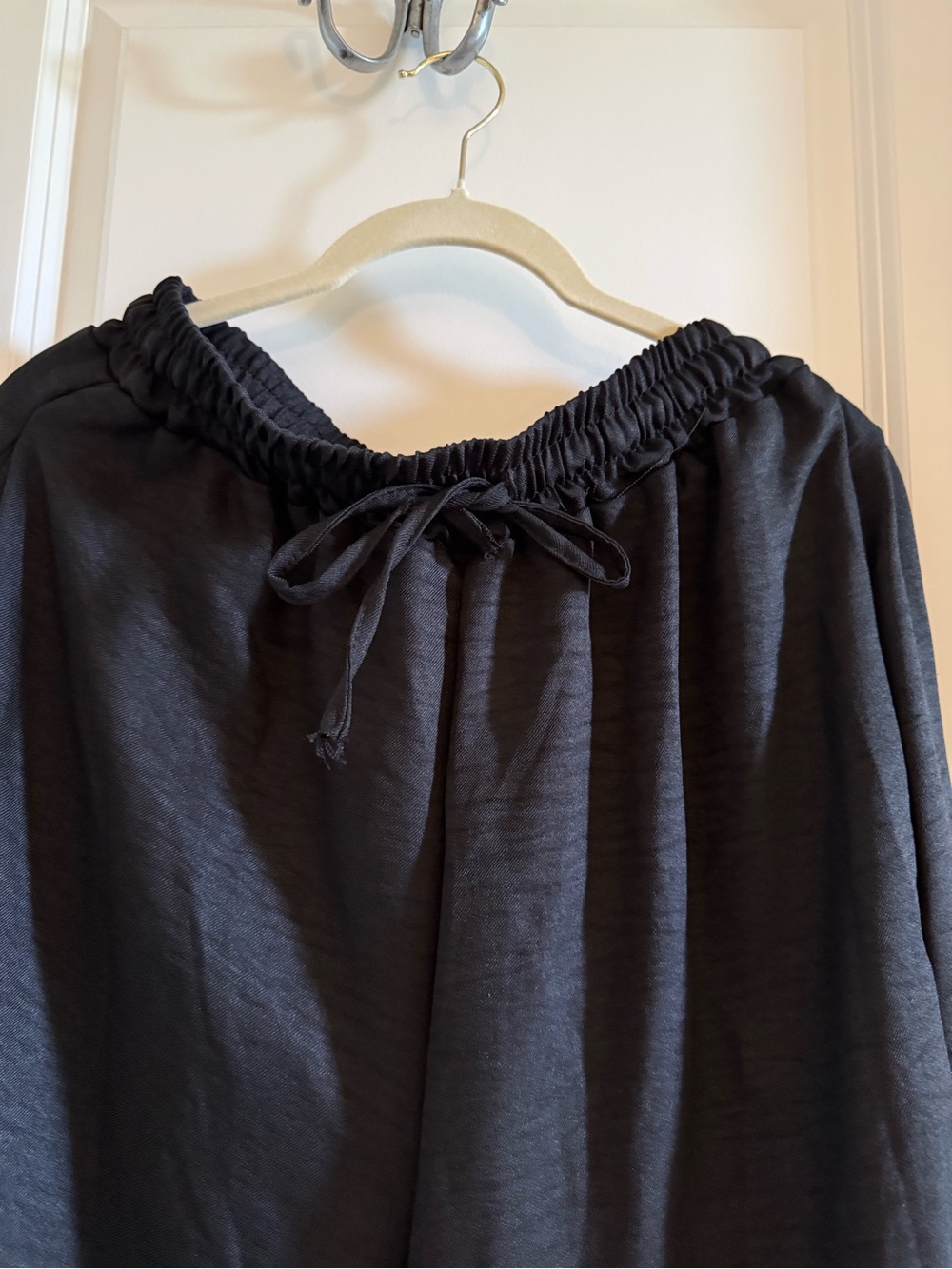 NWOT black lounge set. Wide leg pants and gold zip 3/4 sleeve top - Picture 5 of 8